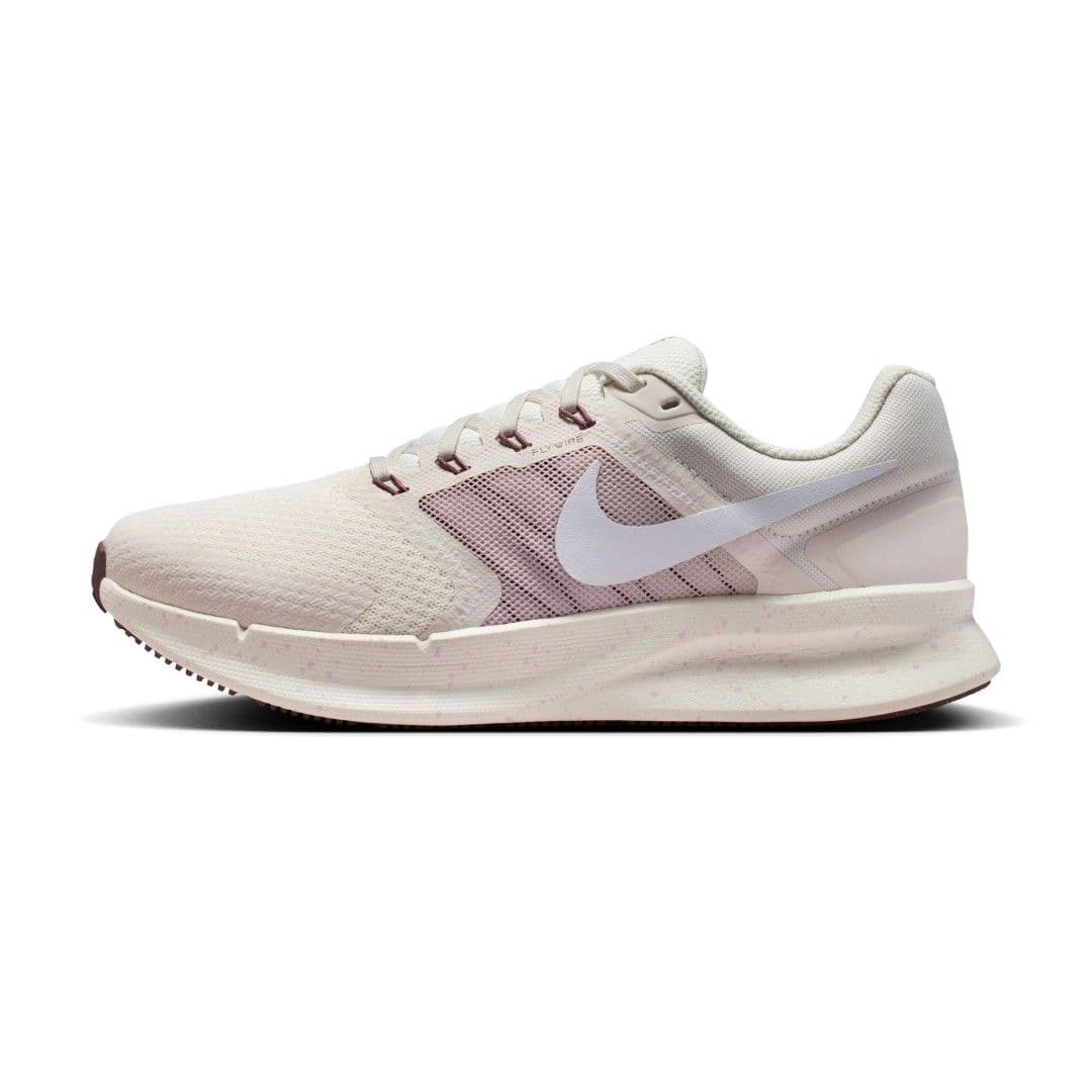 Calzado Nike Run Swift 3 Beige Mujer
